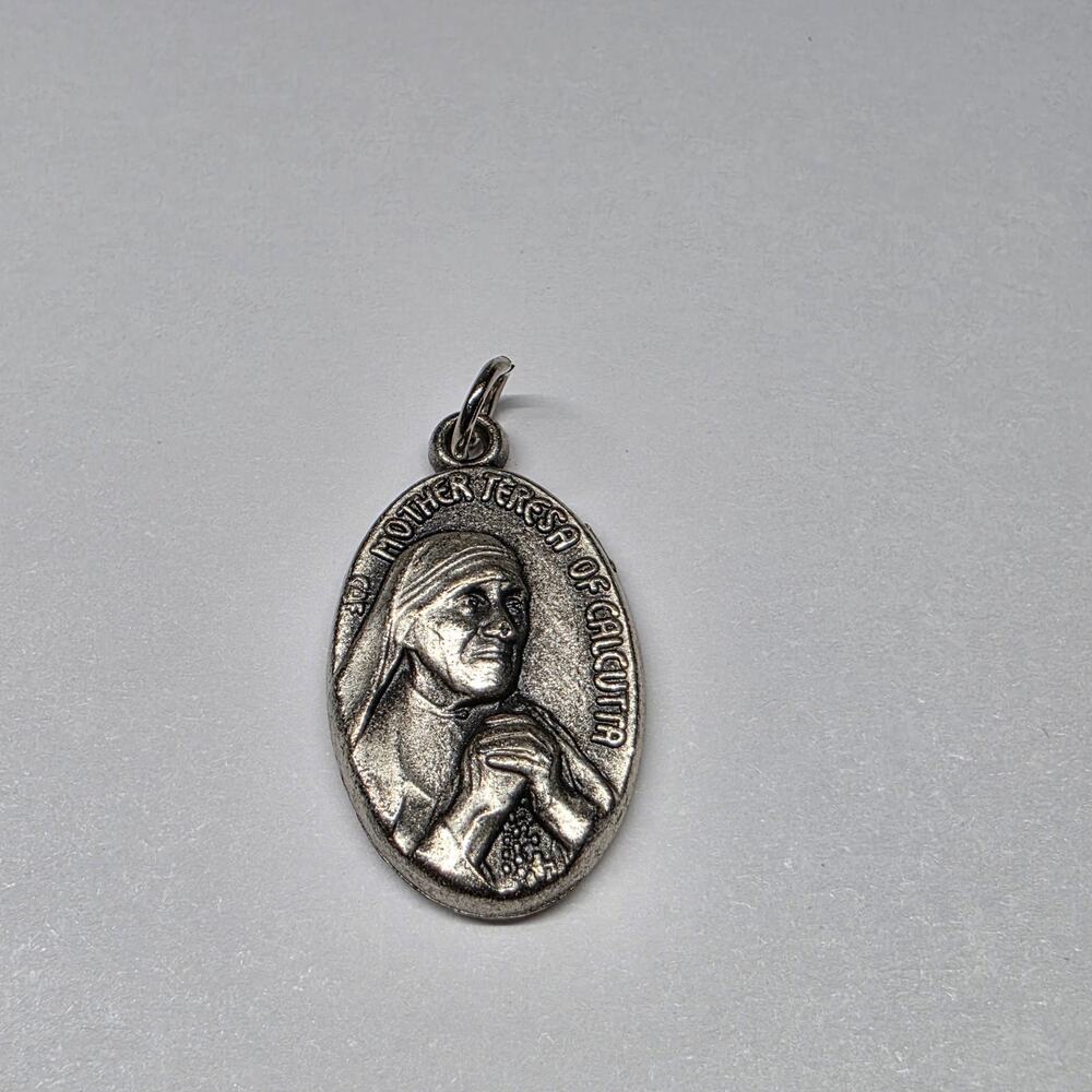 Vintage Mother Teresa of Calcutta Religious Medal Pendant 1" Double Sided
